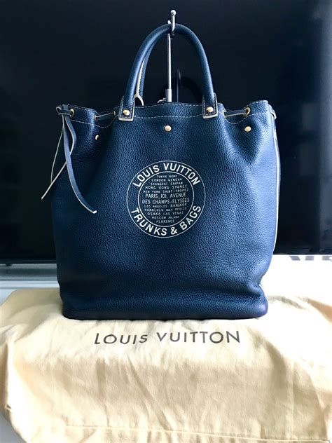 louis vuitton excursion shoe bag|Louis Vuitton tobago shoe bag.